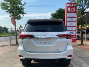 Xe Toyota Fortuner 2.4G 4x2 AT 2021