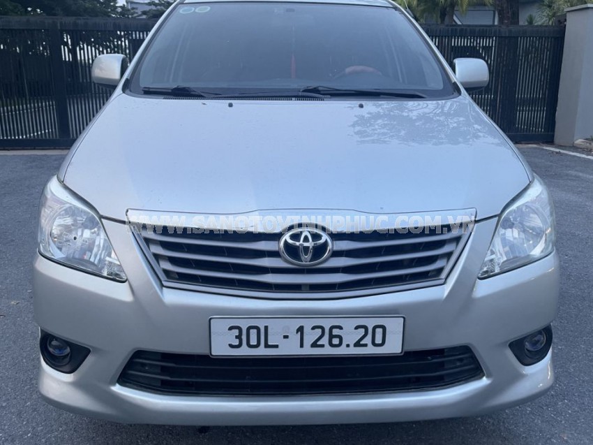 Toyota Innova 2.0E 2012