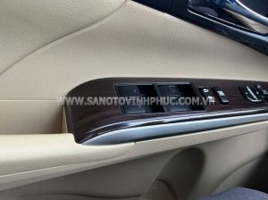 Xe Toyota Camry 2.0E 2018