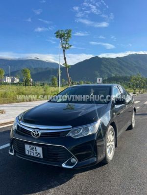 Xe Toyota Camry 2.0E 2016