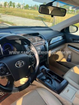 Xe Toyota Camry 2.0E 2016