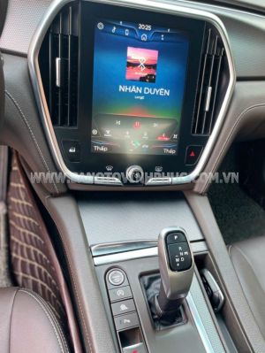 Xe VinFast Lux A 2.0 Base 2.0 AT 2020
