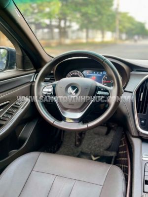 Xe VinFast Lux A 2.0 Base 2.0 AT 2020