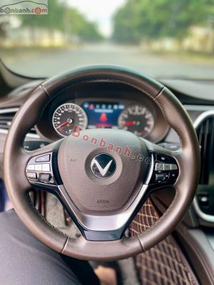Xe VinFast Lux A 2.0 Base 2.0 AT 2020