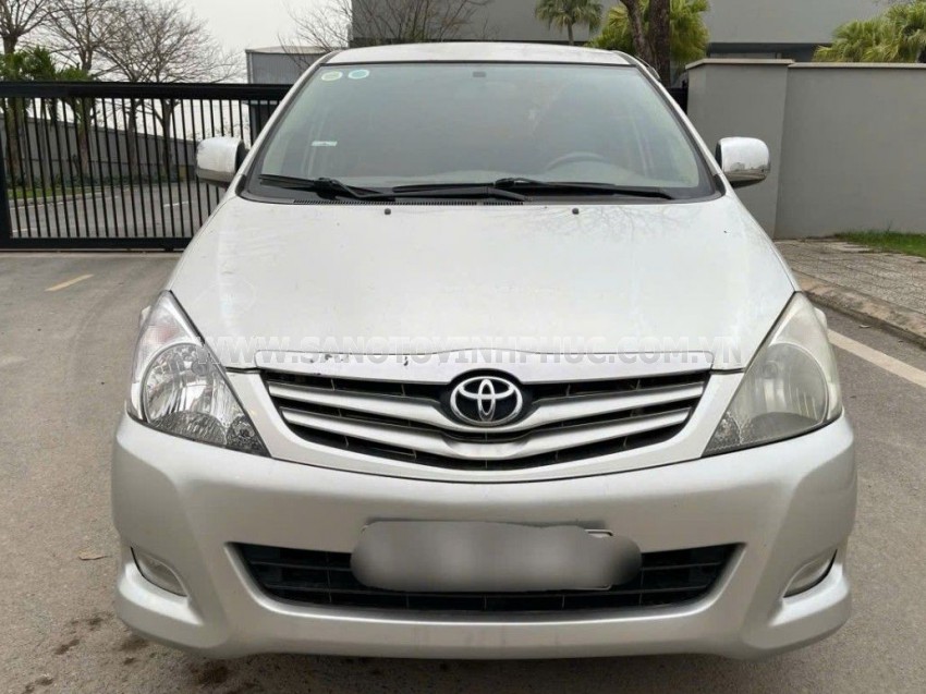 Toyota Innova G 2010