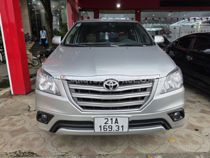 Toyota Innova 2.0E 2015