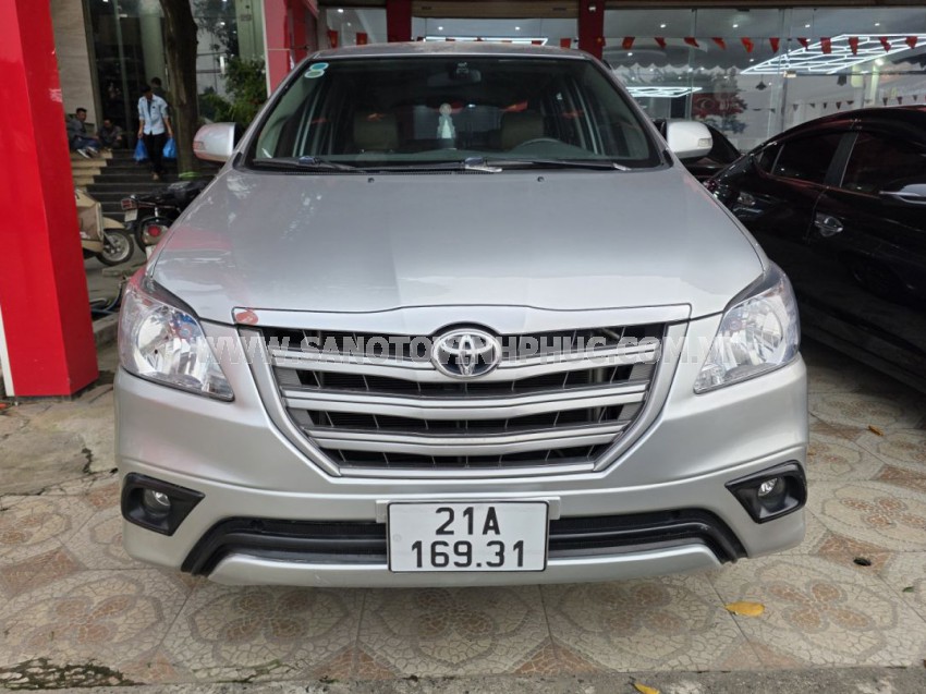 Toyota Innova 2.0E 2015