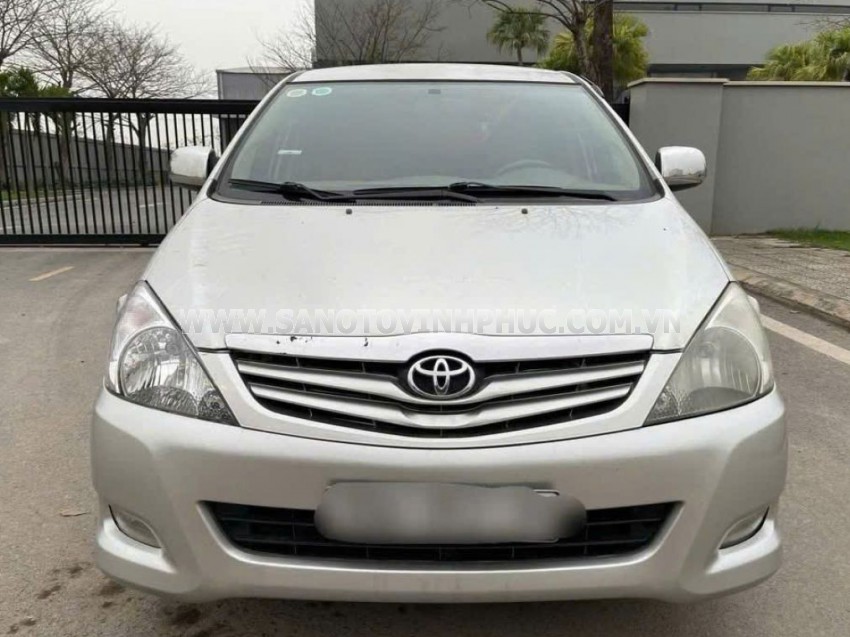 Toyota Innova G 2010