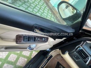 Xe Toyota Camry 2.0E 2016