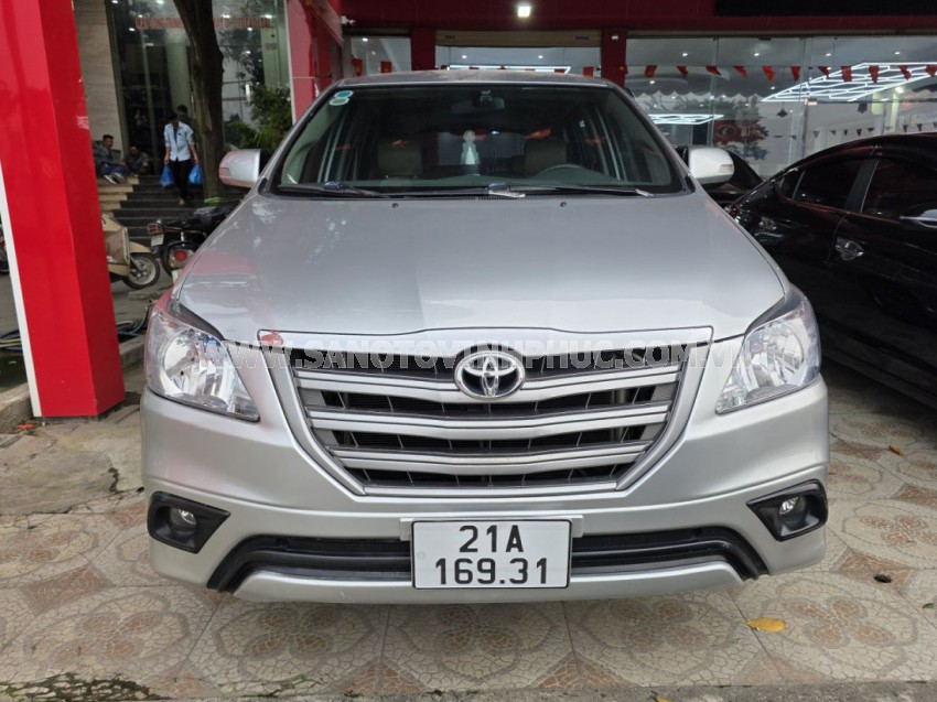 Toyota Innova 2.0E 2015