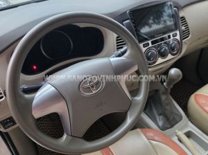 Xe Toyota Innova 2.0E 2015